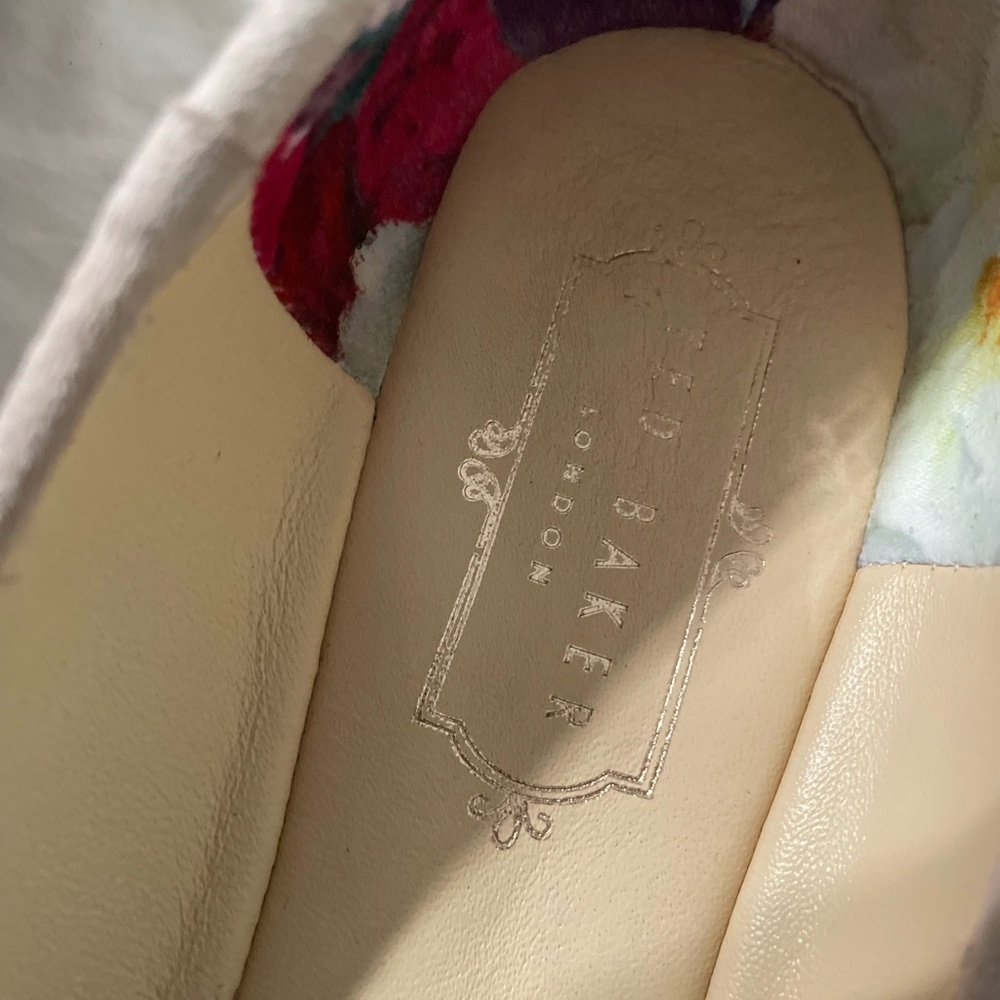 Pink Ted Baker flats in a great condition